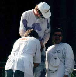 Bodo feigst sich einen