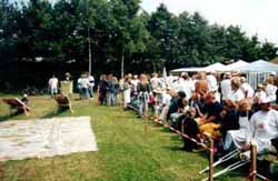 Eine Stehkarte kostet bis zu 500.- DM.